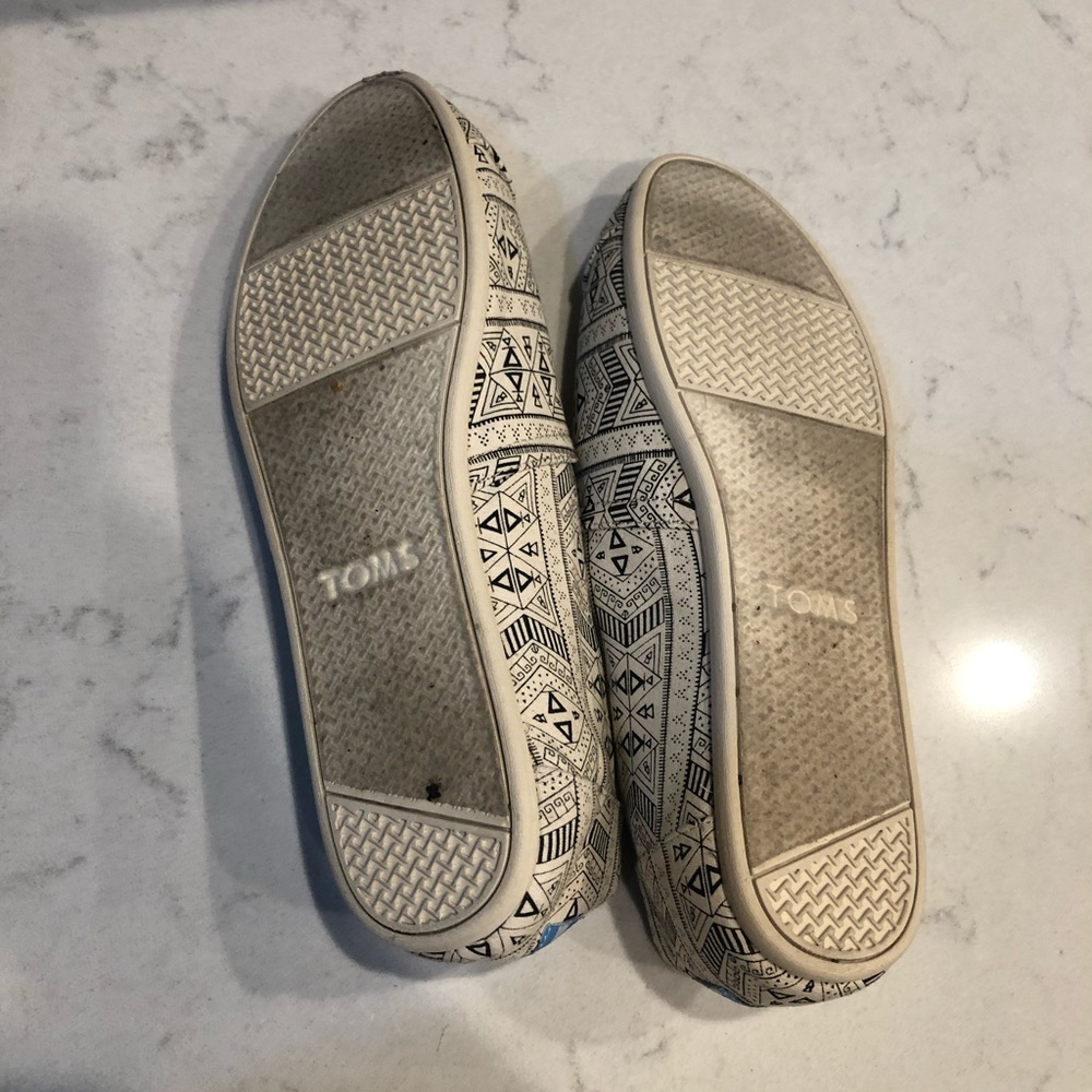 Black & White TOMS Size 11W - Picture 3 of 5